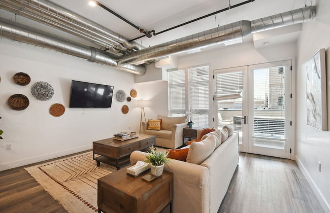 Brushed & Bold | RiNo Art Lofts - Foto 14