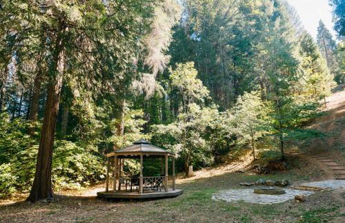 Lux, designer 8-acre retreat with private creek - Foto 22