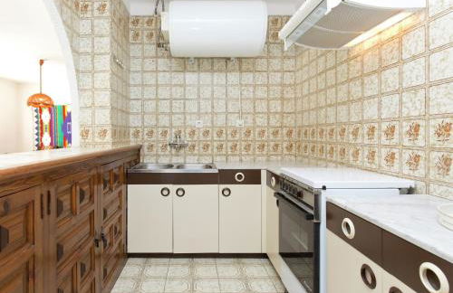 Small building with 4 apartments close to the beach - Foto 4