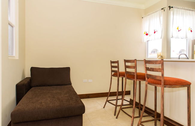 Kinsgton Modern Duplex Apartment with Pool - Foto 10