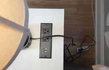 Relaxing Downtown 1 Bed, Dog Friendly Apartment with Deck, Dog Exercise Area - Foto 16