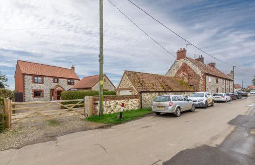 Saltmarshes - Photo 23