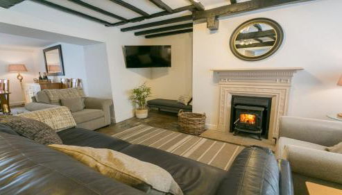 Sailors Return - Photo 3