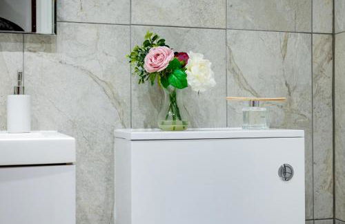 Classic 2 bed Apartment Situated in Mill Hill - Photo 24