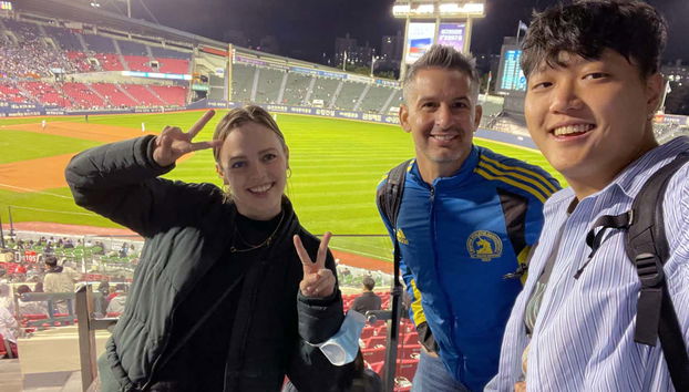 Baseball or Basketball Game Tickets + Korean Meal - Foto 3