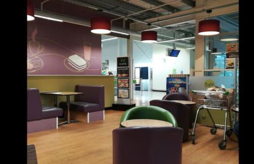 *6B7R* Setup for your most relaxed & amazing stay + Free Parking + Free Fast WiFi* - Foto 38