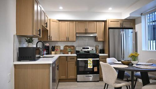 Luxe Ensuite in Shared Home-Minutes to USC - Photo 4