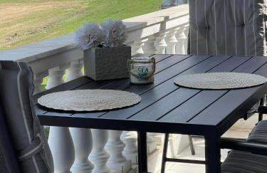 J&J Seaview Apartment - Photo 9