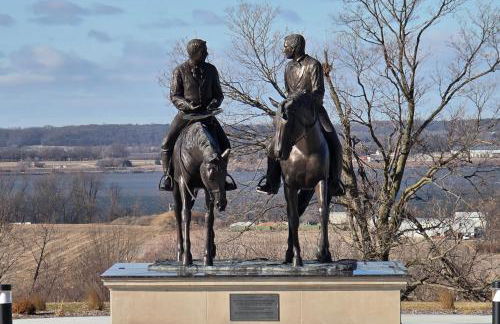 Walk to Nauvoo Temple Remodeled Family Apartment - Foto 27