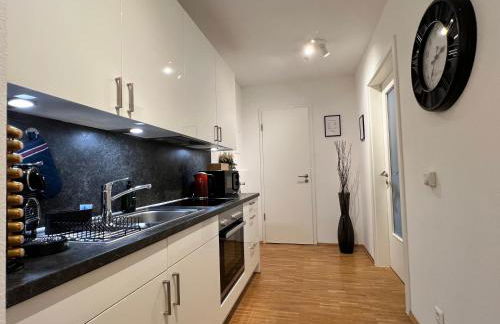 Moderne Wohnung nähe HBF-Lift-Tiefgarage-Contactless Check-in - Foto 28