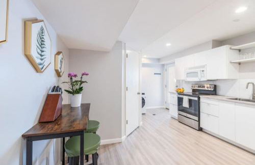 Private Pet Friendly Avenues Suite of Downtown - Foto 13