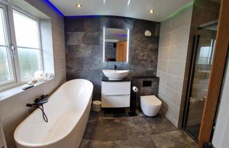 Rhuddlan 5-Bed House Sleeps 7 Pet-Friendly - Photo 21