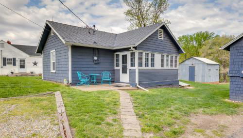 Homey Cottage with Sunroom and Smart TV! - Foto 3