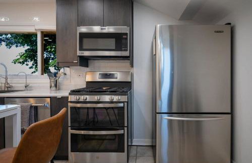 3Bed 2Bath Luxury Lake House on Myers Bay Private Pier Beach Firepit and Deck - Foto 29