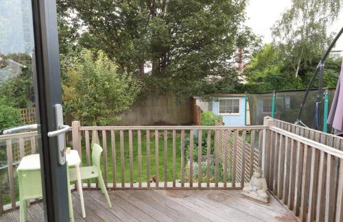 Bright Two Bedroom House with Parking and Garden - Foto 13