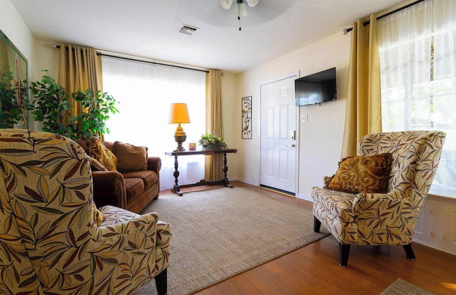 Mariposa Monarch Walk to River - Foto 17