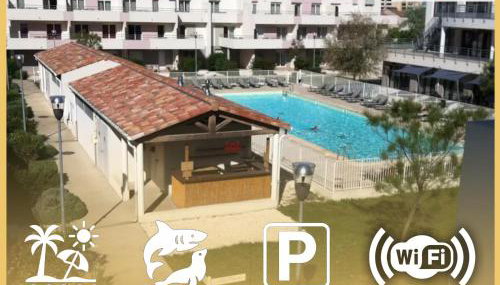 LE BLEU CAMARGUE - T3 EN DUPLEX CLASSÉ 3 ETOILES - CLIM - ARRIVÉE AUTONOME - Piscine privative à la résidence - Parking Gratuit - Wifi FIBRE - Animaux acceptés - Idéale Famille couple télétravail - Foto 2