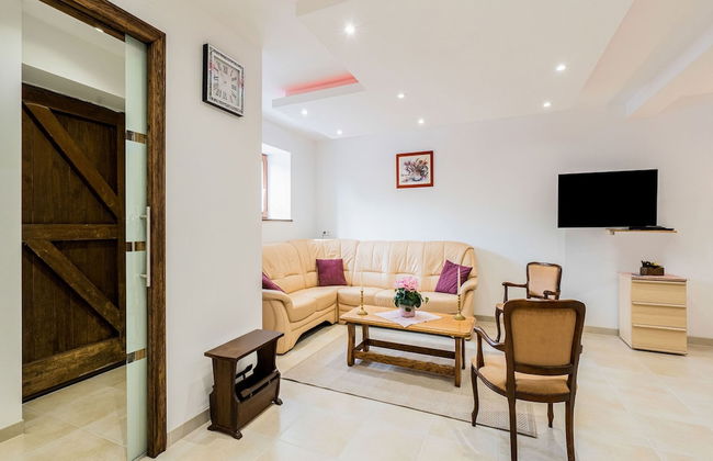 Cozy Chalet With Garden - Photo 10