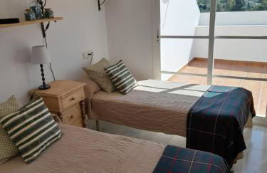 Townhouse in San Pedro- Private Garden, Golf, Beach, Pool - Photo 9