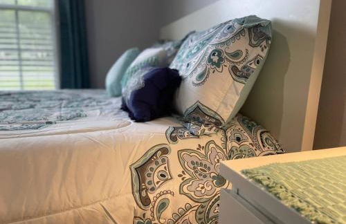 Room 4 - Cozy Queen (Shared Bathroom) - Foto 2