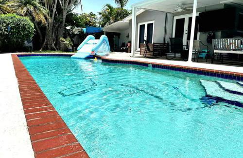 Heated Pool Private Duplex House, BBQ, Parking, WiFi - Foto 3