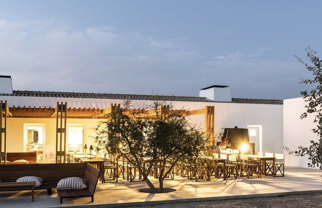 Craveiral Farmhouse by Belong - Photo 1