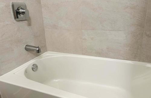 Warrenville Retreat 4BR 3 Bath Townhouse - WV2 - Foto 12