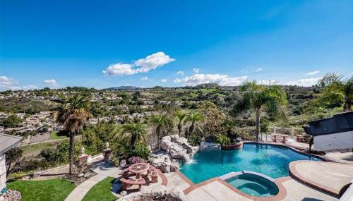 Luxury Hill Villa with Spectacular View - Foto 2