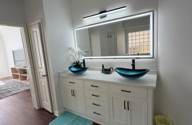 Luxury Lakefront 4BR - Corporate & Extended Stay Friendly - Foto 32