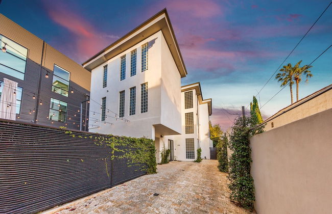 Dream Beverly Hills Mansion W. Pool - Photo 24