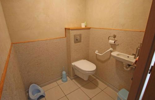 Gîte spacieux avec terrasse, confort moderne dans un cadre verdoyant et propice aux balades. - FR-1-589-79 - Foto 8