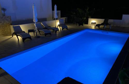 Asteria Pearl Villa 1 with Jacuzzi - Foto 9