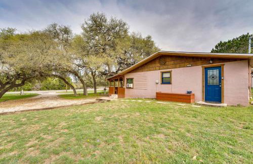 'Cabana Luna' Cabin w/ Deck, Swing & Fire Pit! - Foto 28