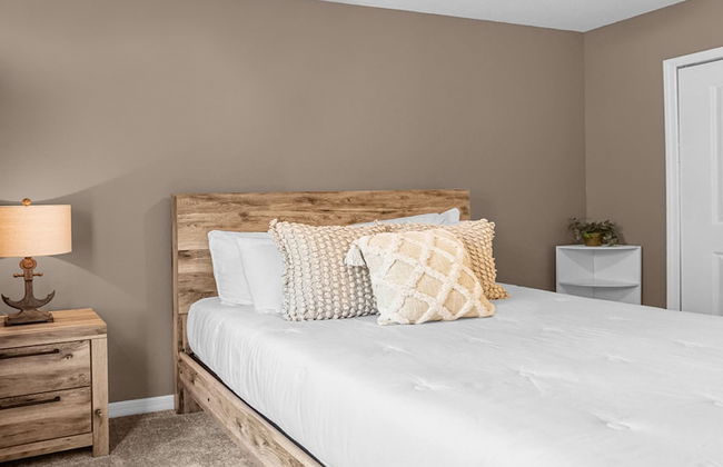 Upstay - Unbeatable Location Condo w Garden Patio - Photo 20