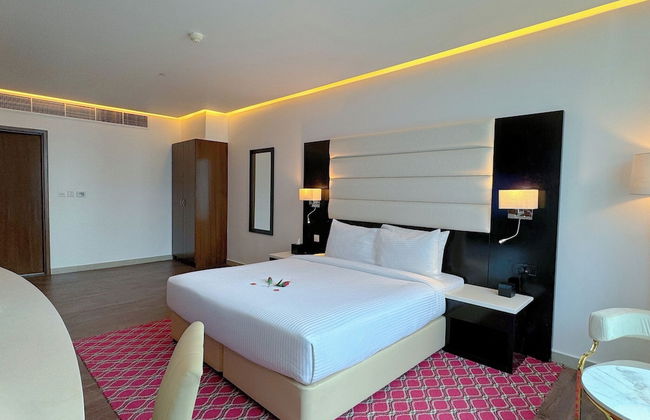 Emirates Grand Hotel - Photo 14