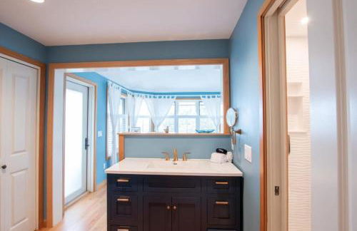 Beautiful backyard pool deeded beach rights - Foto 18