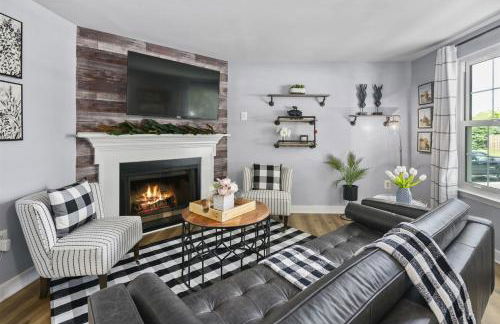 Luxury Sterling townhome - Private, Self checkin - Foto 1