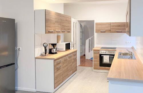 T&K Apartments - 5 Zimmer Einfamilienhaus 15min to Messe Fair DUS - Willich - Foto 1