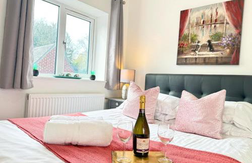 Walnut Flats-F5, Stylish 1-Bedroom - Parking, Netflix, WIFI - Close to Oxford, Bicester & Blenheim Palace - Photo 1