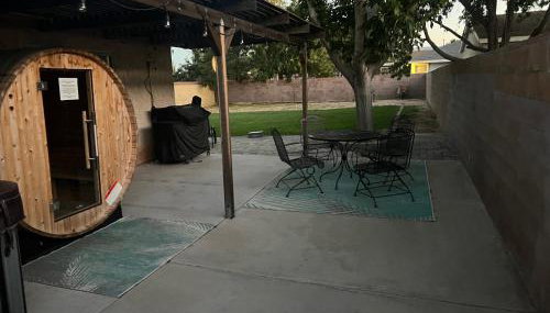 Cheerful 3BR 2BA Sauna Spa Pool Table PPong BBQ More - Foto 2