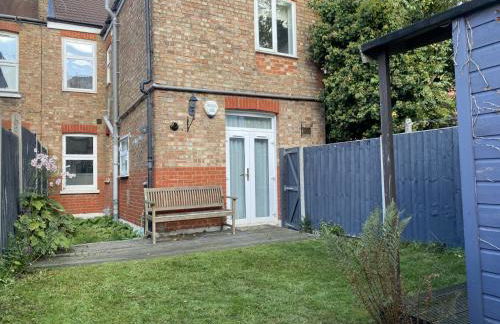 Bikki Apartments - 2 Bed - Free Parking - Own Entrance - Photo 17