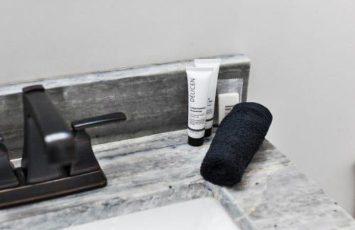 Elmwood Park Retreat Renovated 3 Bed 2 Bath DT - Foto 2