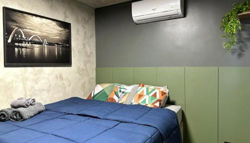 Apê térreo sem escada com Ar Cond, WiFi e banheira! - Foto 2