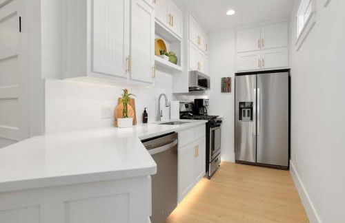 Tovey House-Walk to Downtown and Campus - Photo 31