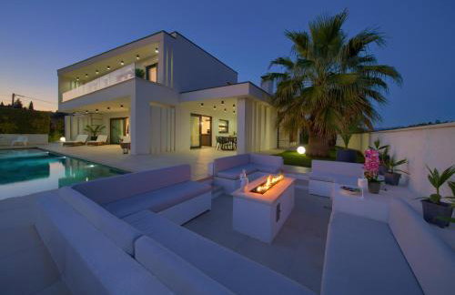 Villa LUMINOSA with outdoor and indoor pool and sauna - Foto 43