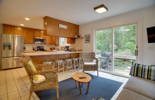 Deck and Grill, Walk to Beaches! Falmouth Retreat - Foto 14