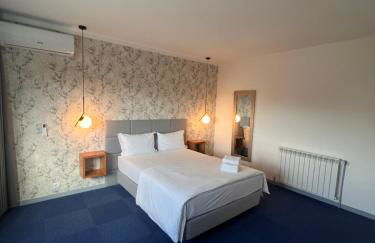 White Guest - Foto 13