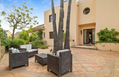 Luxury Villa Robledal By Mabiente - Views of the sea and the golf course - Foto 17