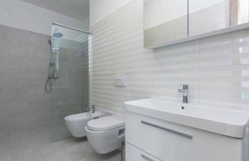 Three-Bedroom Holiday Home In Kozino - Photo 21