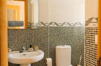 Townhouse with terraces and communal pool - Photo 26